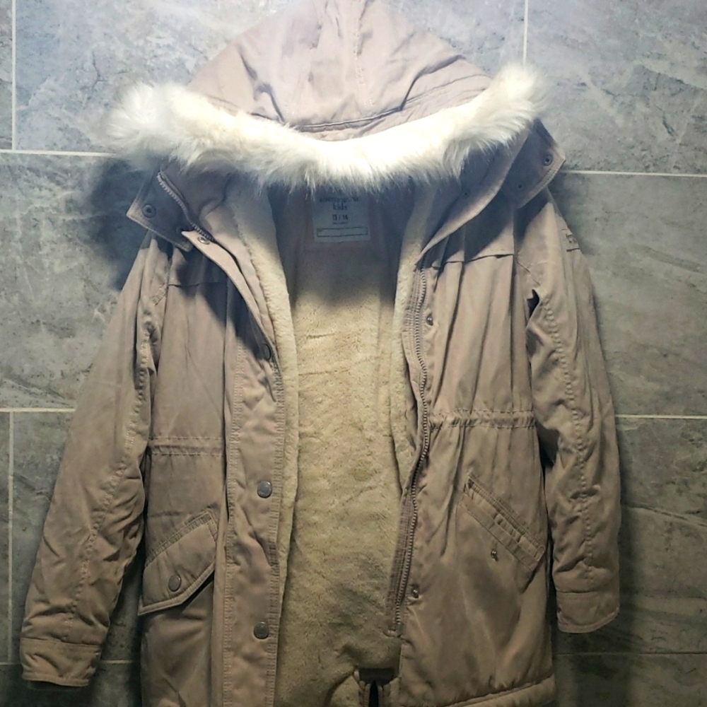 ABERCROMBIE & FITCH